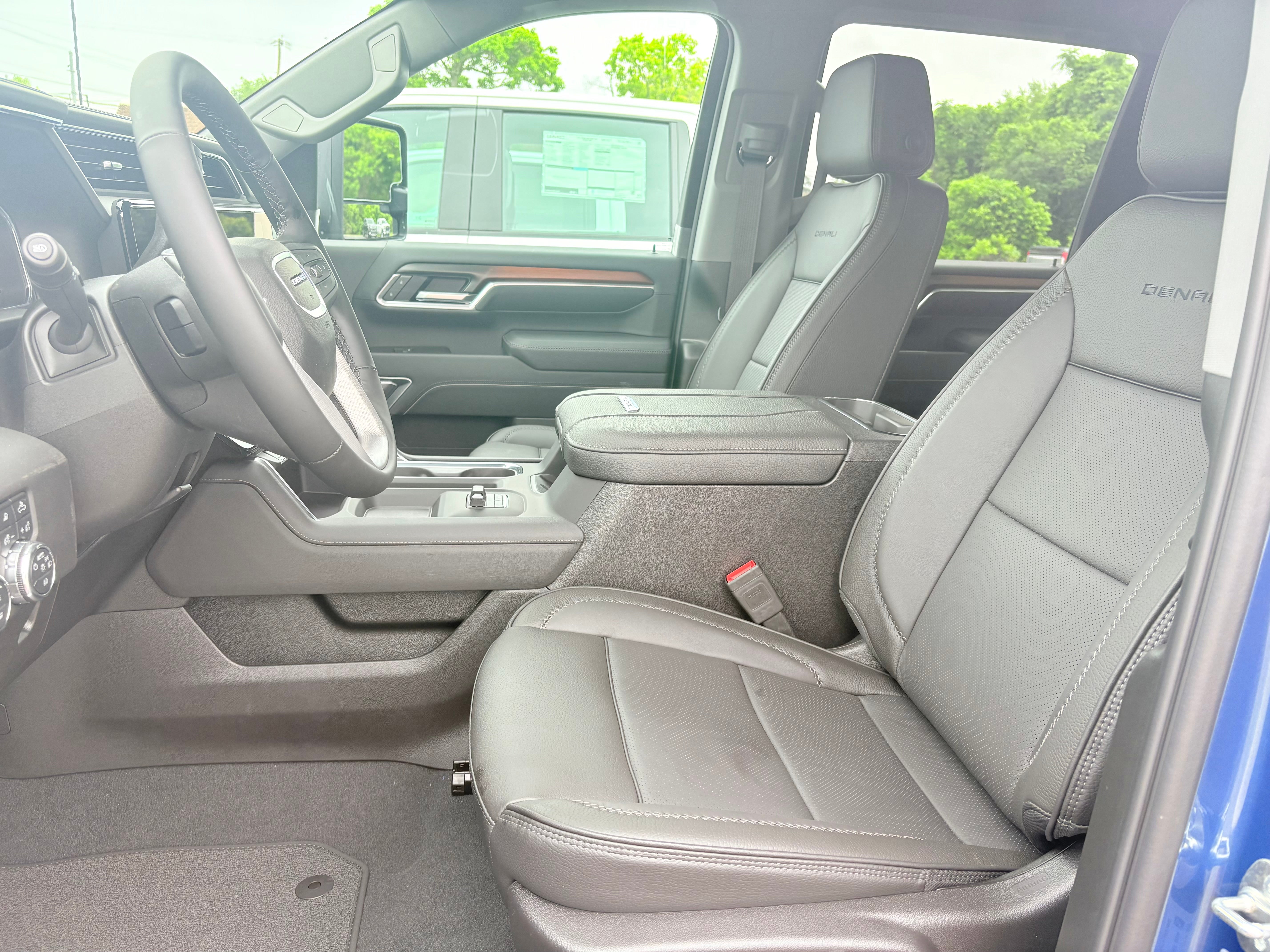 2025 GMC Sierra 2500 HD Denali